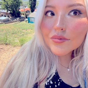 Meet your Posher, Tina